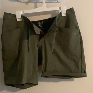 Mountain hardware outdoor shorts NWT